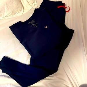 Mediclo navy scrub set in medium